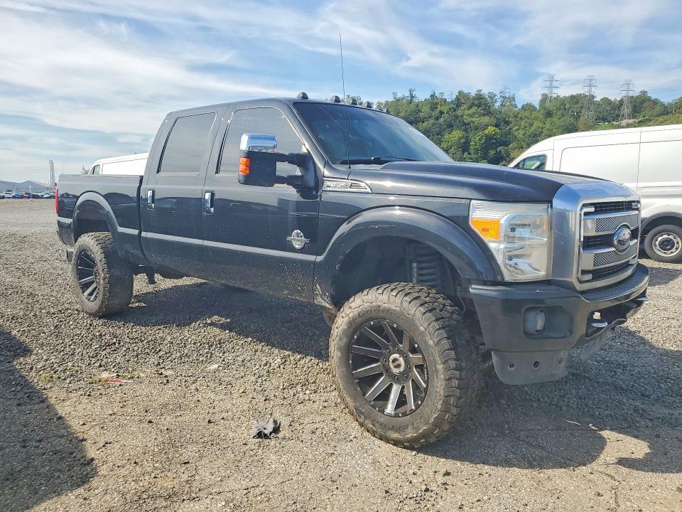 66074916 :رقم المزاد ، 1FT8W3BT9FEB66300 vin ، 2015 Ford F350 مزاد بيع