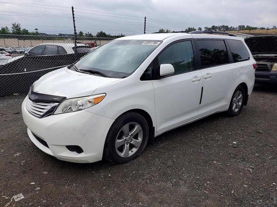 62691706 :رقم المزاد ، 5TDKK3DC3GS733059 vin ، 2016 Toyota Sienna مزاد بيع