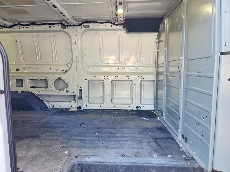 70894666 :رقم المزاد ، 1FTYE2YM7HKB51831 vin ، 2017 Ford Transit مزاد بيع