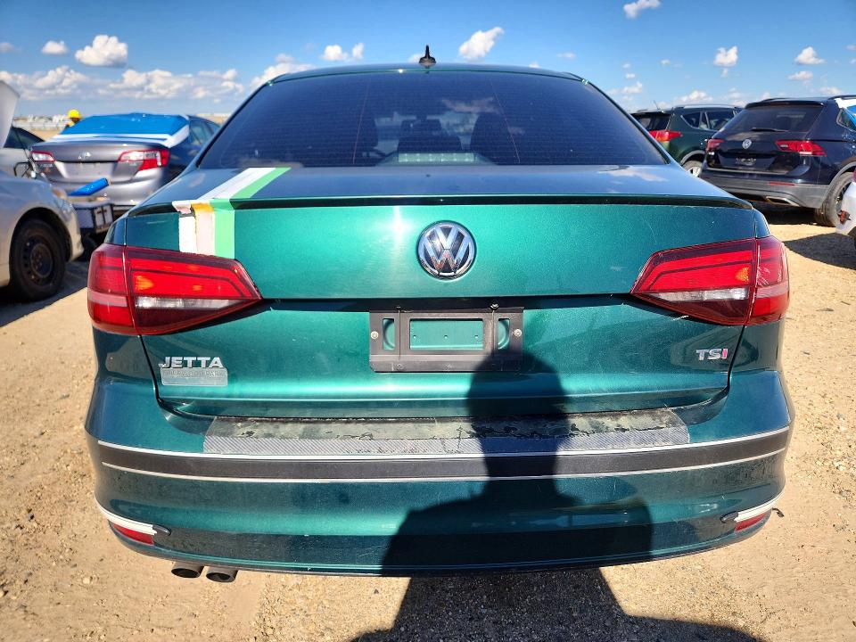 65351456 :رقم المزاد ، 3VWDB7AJ0HM243678 vin ، 2017 Volkswagen Jetta مزاد بيع