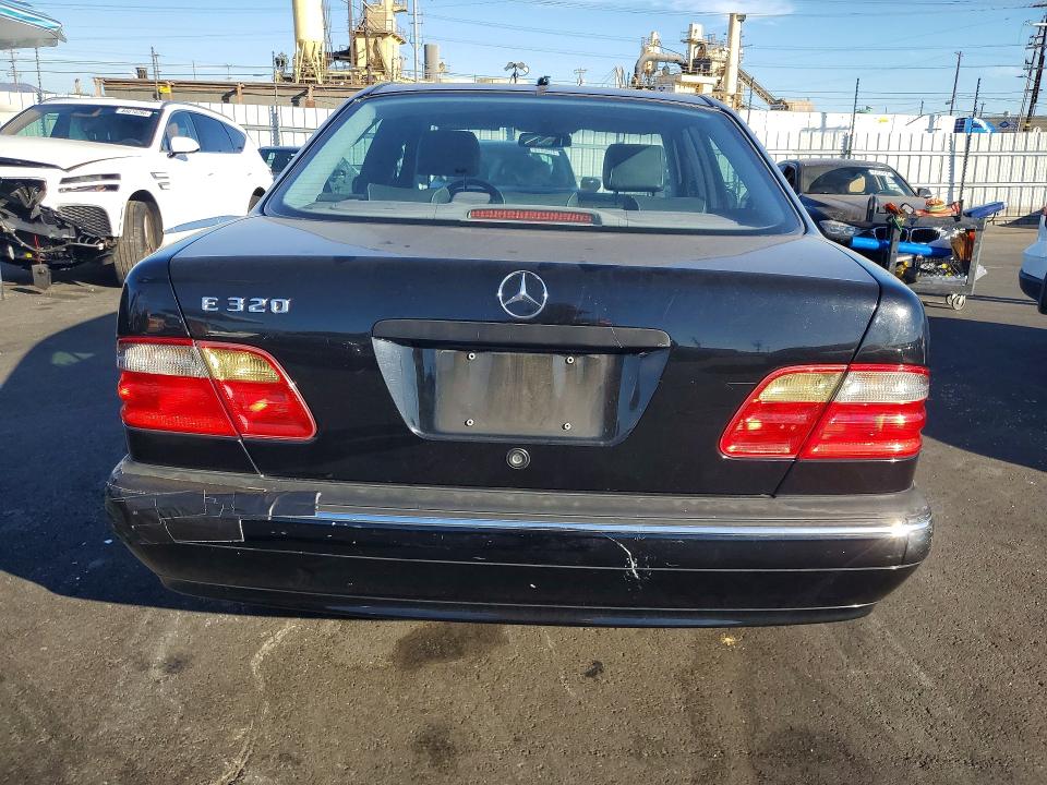 2000 Mercedes-benz E მანქანა იყიდება აუქციონზე, vin: WDBJF65JXYB013473, აუქციონის ნომერი: 65321716