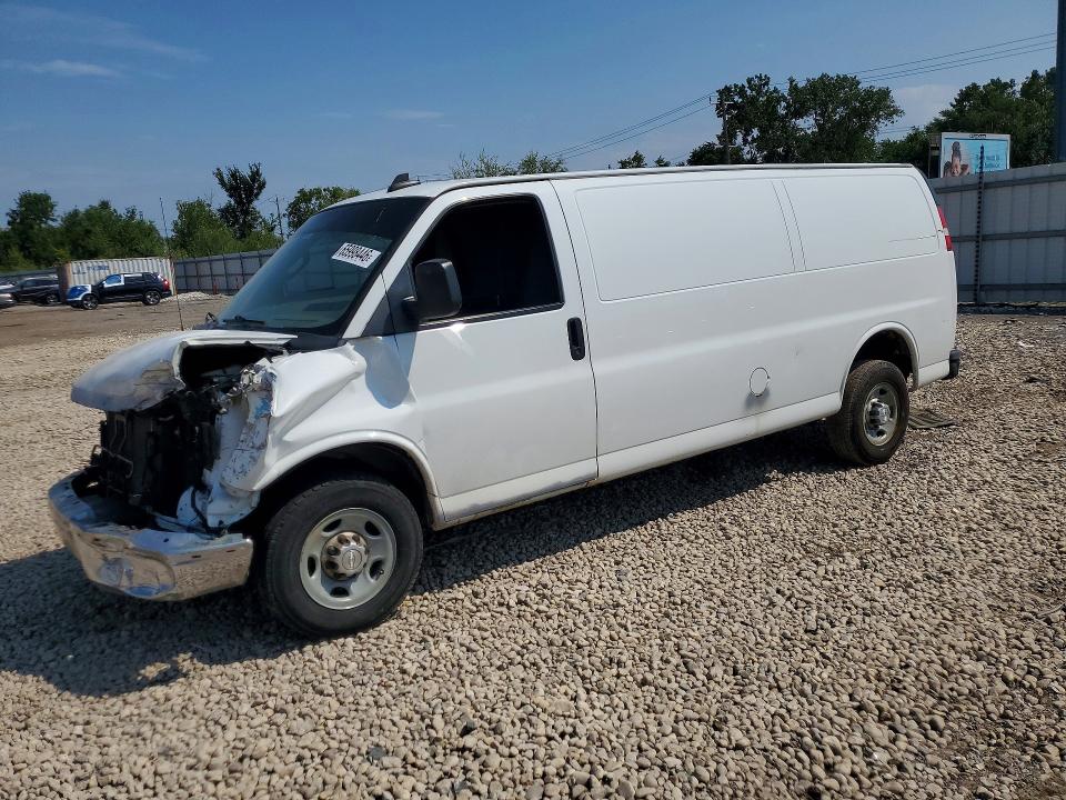 65998446 :رقم المزاد ، 1GCWGBFF8H1113763 vin ، 2017 Chevrolet Express G2500 مزاد بيع