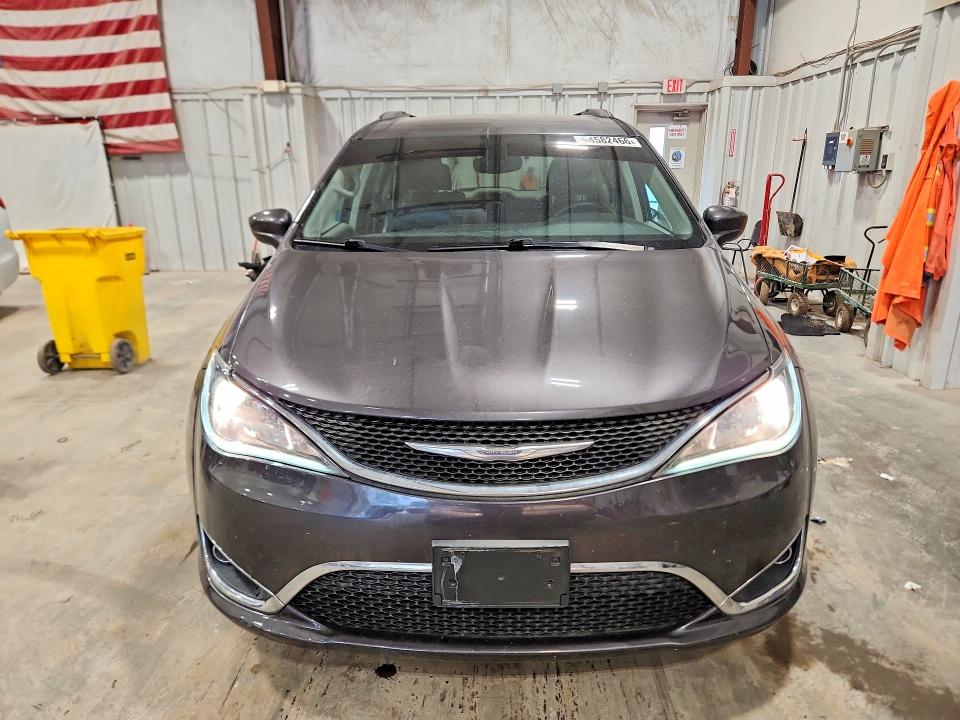 Продаж на аукціоні авто 2017 Chrysler Pacifica, vin: 2C4RC1BG8HR613838, номер лоту: 64582466