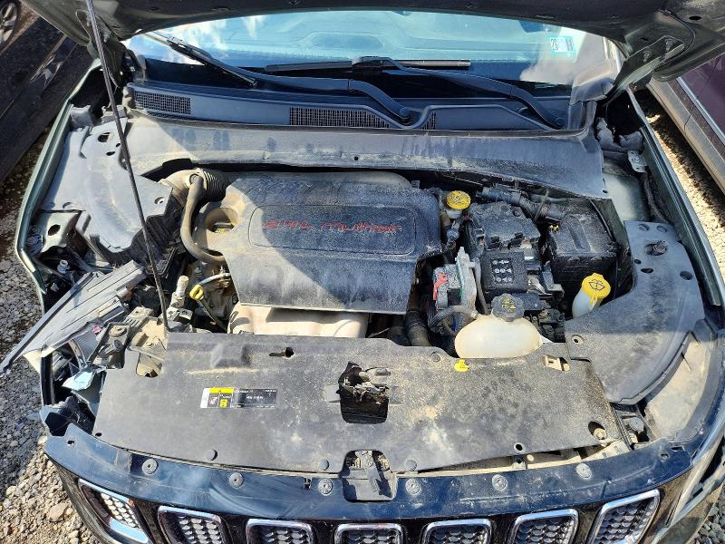 64388646 :رقم المزاد ، 3C4NJDBB1JT479915 vin ، 2018 Jeep Compass مزاد بيع