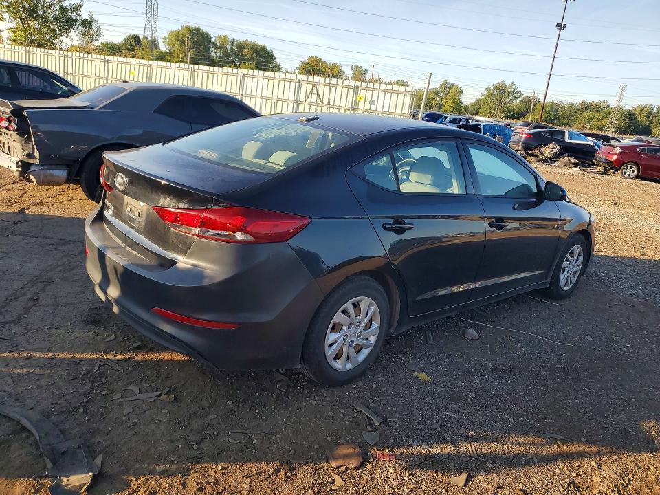 2017 Hyundai Elantra მანქანა იყიდება აუქციონზე, vin: 5NPD74LF5HH102171, აუქციონის ნომერი: 66372956