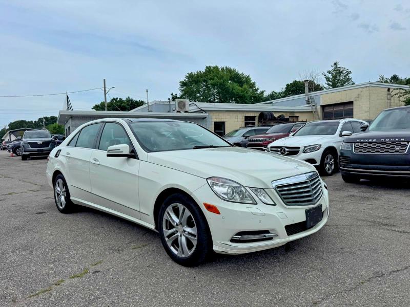 64898456 :رقم المزاد ، WDDHF8HB7BA349889 vin ، 2011 Mercedes-benz E مزاد بيع