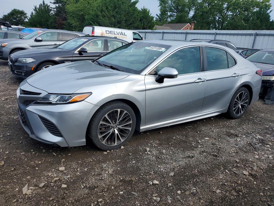 2018 Toyota Camry მანქანა იყიდება აუქციონზე, vin: 4T1B11HK3JU132371, აუქციონის ნომერი: 64251306