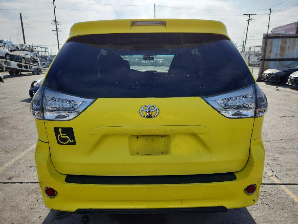 Продаж на аукціоні авто 2011 Toyota Sienna, vin: 5TDXK3DC3BS083597, номер лоту: 62788576