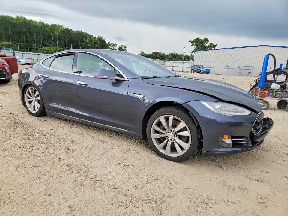65859446 :رقم المزاد ، 5YJSA1H29FFP74601 vin ، 2015 Tesla Model S مزاد بيع