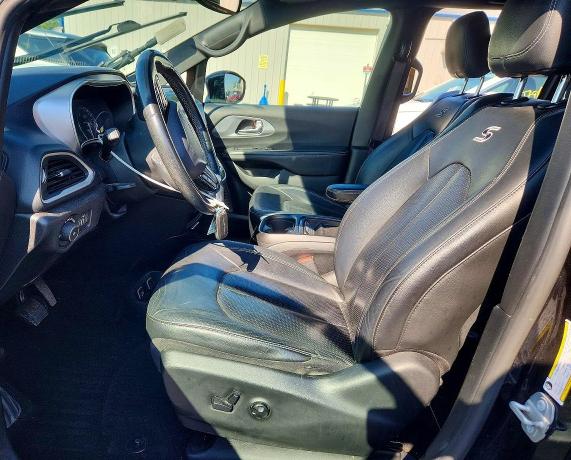 Продаж на аукціоні авто 2020 Chrysler Pacifica, vin: 2C4RC1BGXLR104682, номер лоту: 65669396