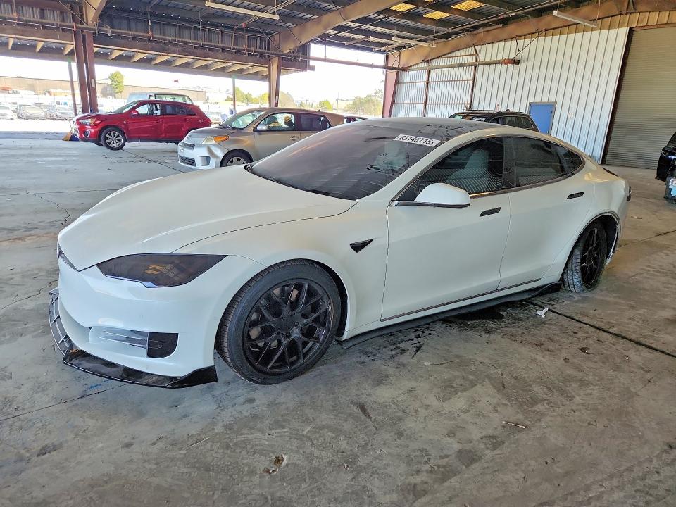 63148716 :رقم المزاد ، 5YJSA1E27HF197168 vin ، 2017 Tesla Model S مزاد بيع