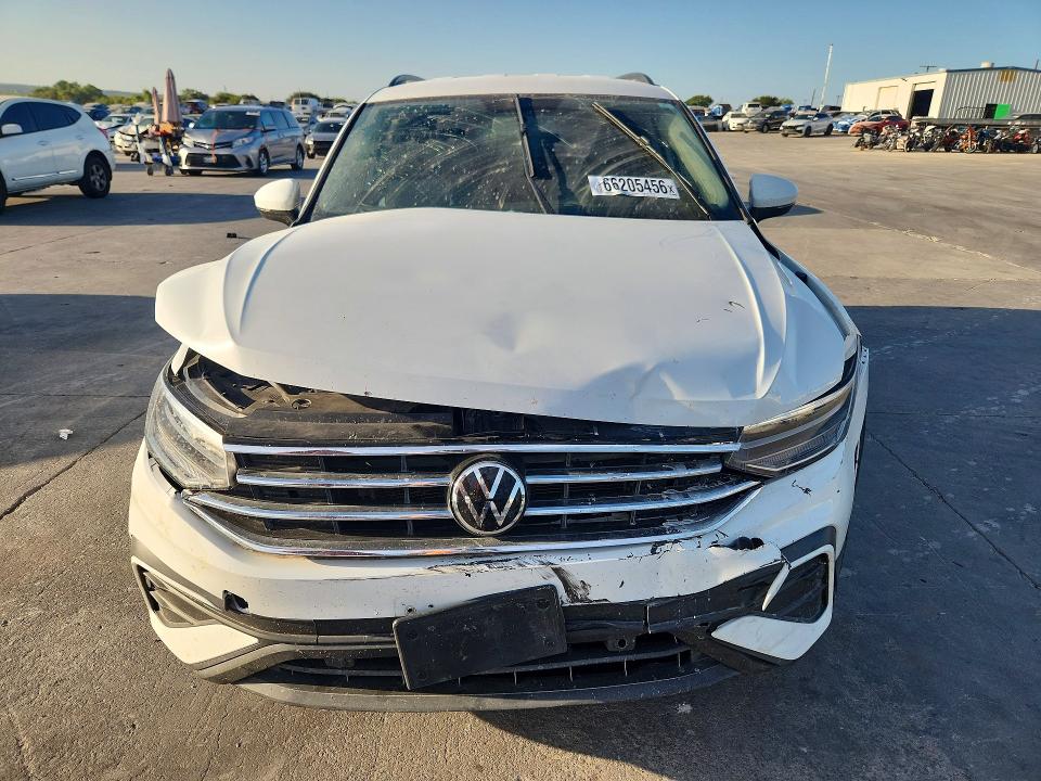 2022 Volkswagen Tiguan მანქანა იყიდება აუქციონზე, vin: 3VV1B7AX8NM143576, აუქციონის ნომერი: 66205456