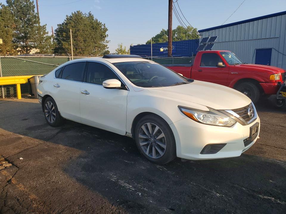64034906 :رقم المزاد ، 1N4AL3AP6HC130597 vin ، 2017 Nissan Altima مزاد بيع