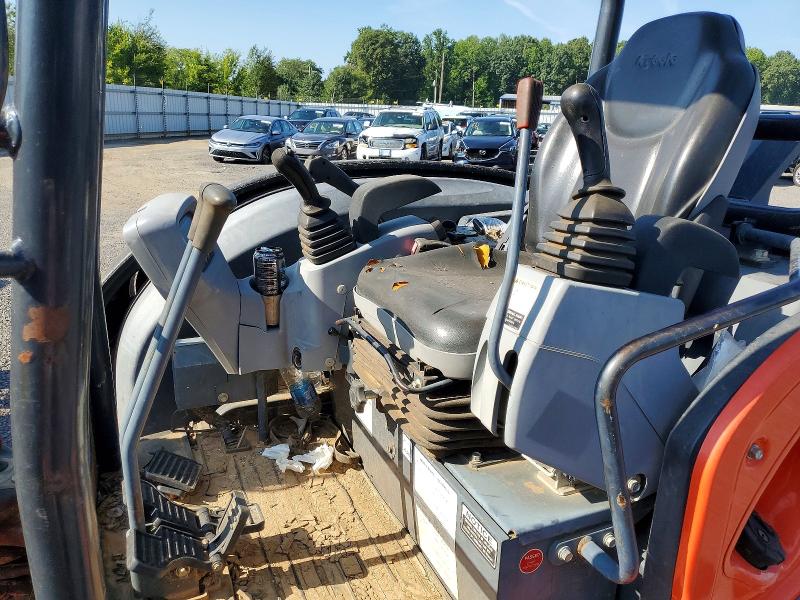 65101586 :رقم المزاد ، JKUK0404V01H23085 vin ، 2015 Kubota Construction Equipment مزاد بيع