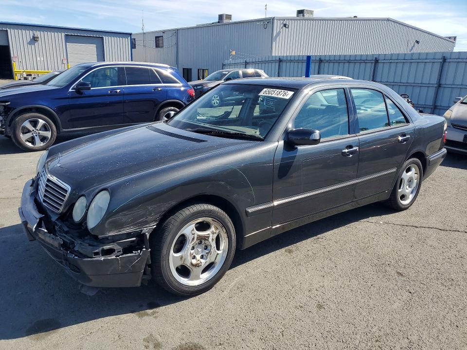 2001 Mercedes-benz E მანქანა იყიდება აუქციონზე, vin: WDBJF83J01X061328, აუქციონის ნომერი: 65051876