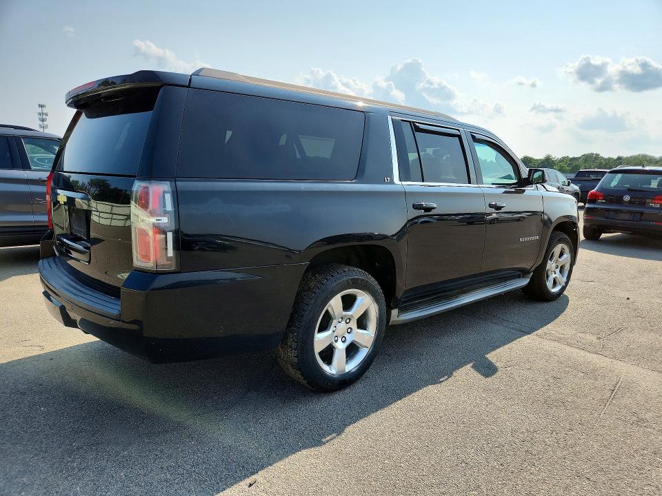 Продажа на аукционе авто 2015 Chevrolet Suburban, vin: 1GNSKJKC2FR187334, номер лота: 64918086