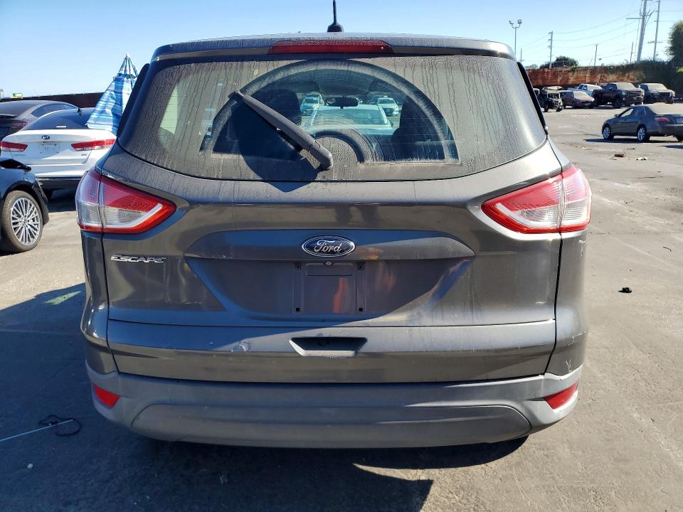 2015 Ford Escape მანქანა იყიდება აუქციონზე, vin: 1FMCU0F72FUB49867, აუქციონის ნომერი: 65228866