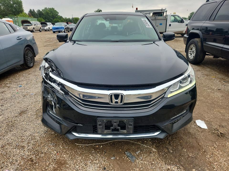 Продажа на аукционе авто 2017 Honda Accord, vin: 1HGCR3F06HA010891, номер лота: 63360546