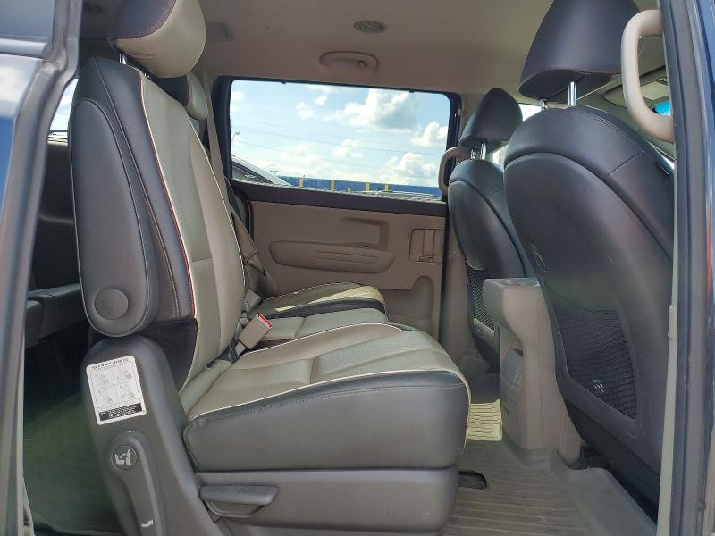64747666 :رقم المزاد ، KNDMB5C19H6246762 vin ، 2017 Kia Sedona مزاد بيع