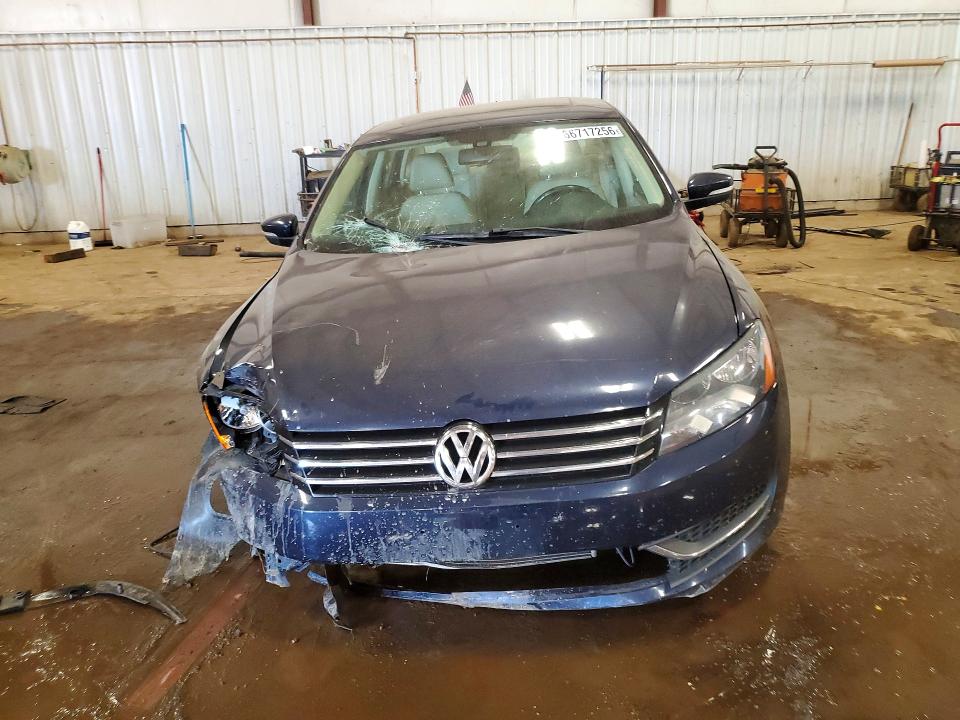66717256 :رقم المزاد ، 1VWBH7A37DC077582 vin ، 2013 Volkswagen Passat مزاد بيع