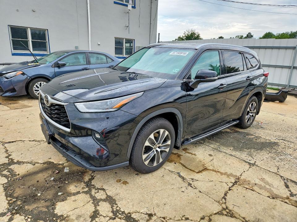 67193916 :رقم المزاد ، 5TDHZRBH0MS153822 vin ، 2021 Toyota Highlander مزاد بيع