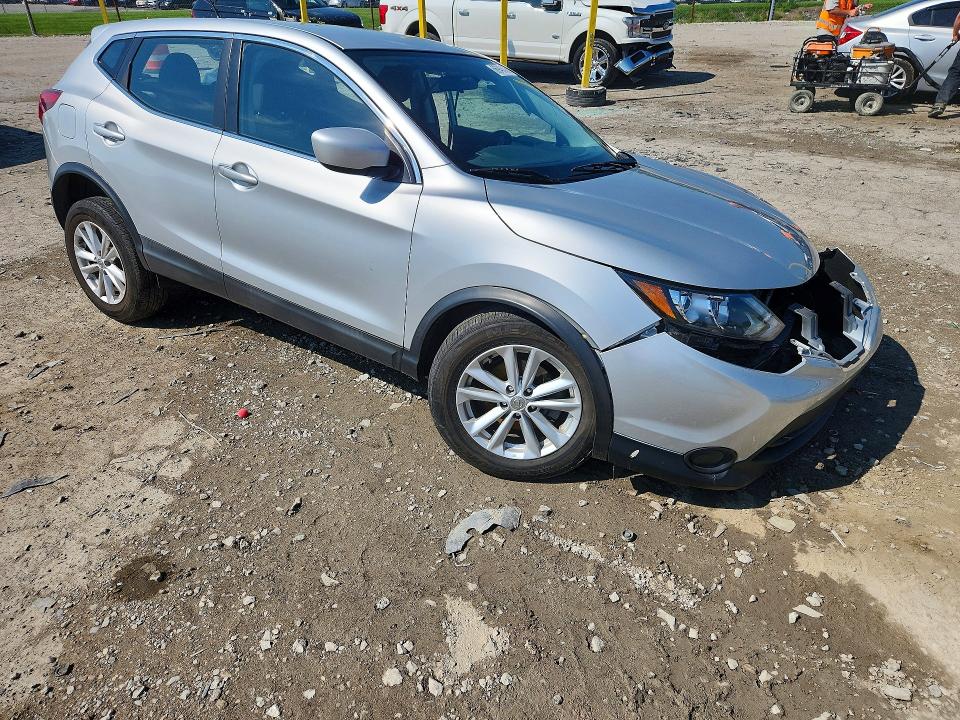 2017 Nissan Rogue Sport მანქანა იყიდება აუქციონზე, vin: JN1BJ1CR0HW132385, აუქციონის ნომერი: 66946146