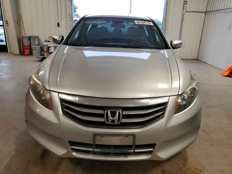 64104716 :رقم المزاد ، 1HGCP2F65CA084218 vin ، 2012 Honda Accord مزاد بيع