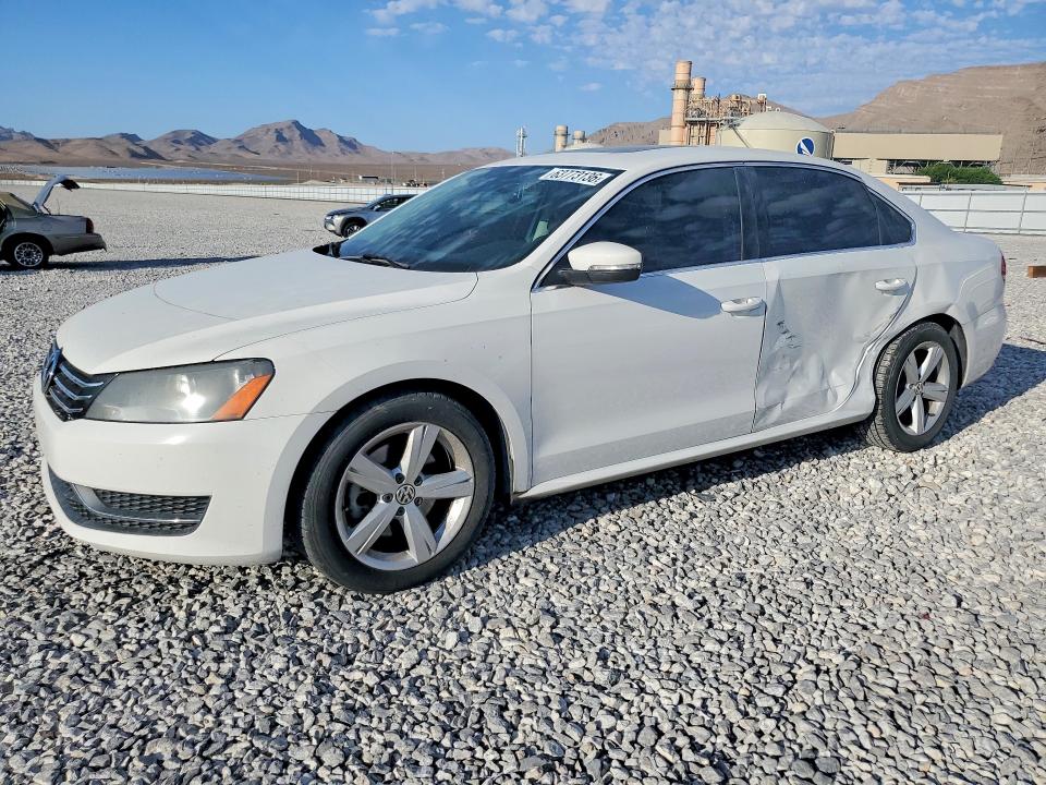 2013 Volkswagen Passat მანქანა იყიდება აუქციონზე, vin: 1VWBP7A33DC108720, აუქციონის ნომერი: 63773136