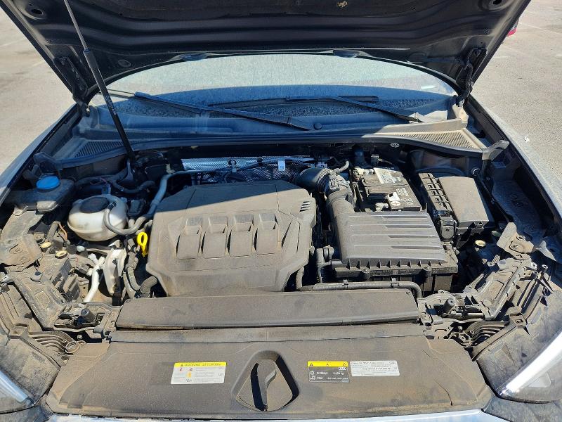 65496826 :رقم المزاد ، WA1AUCF3XM1132169 vin ، 2021 Audi Q3 مزاد بيع