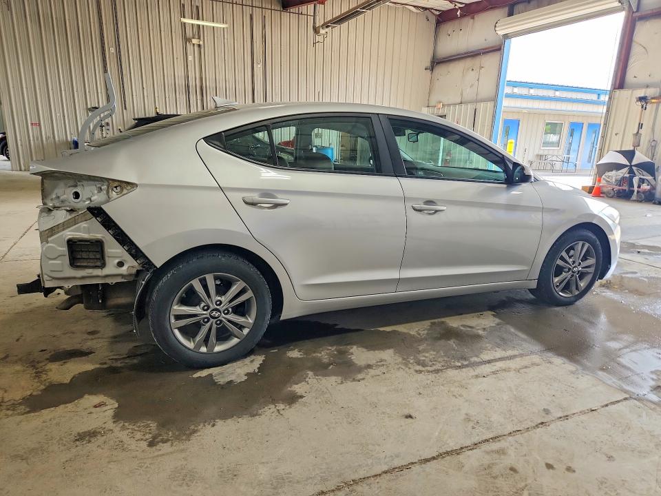 2017 Hyundai Elantra მანქანა იყიდება აუქციონზე, vin: KMHD84LF0HU243423, აუქციონის ნომერი: 64958416