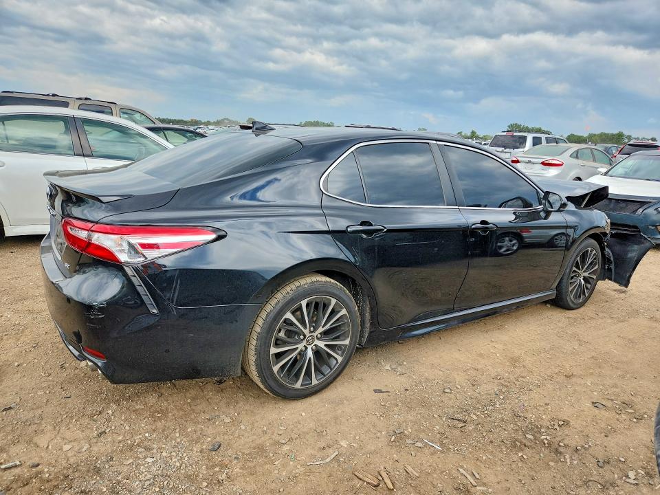 63842666 :رقم المزاد ، 4T1G11AK5LU990637 vin ، 2020 Toyota Camry مزاد بيع