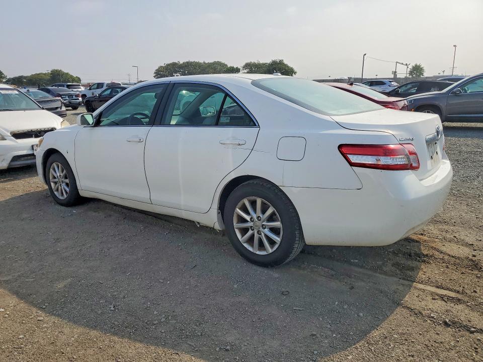 64450696 :رقم المزاد ، 4T1BF3EK1BU756947 vin ، 2011 Toyota Camry مزاد بيع
