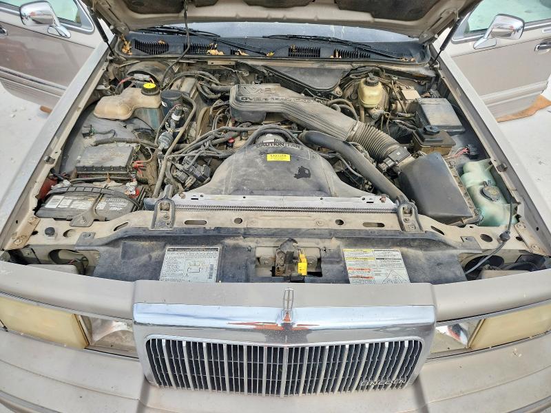 1994 Lincoln Town Car მანქანა იყიდება აუქციონზე, vin: 1LNLM82W3RY647410, აუქციონის ნომერი: 65413366