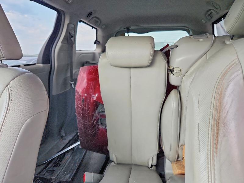 64577956 :رقم المزاد ، 5TDYK3DC9BS087013 vin ، 2011 Toyota Sienna مزاد بيع