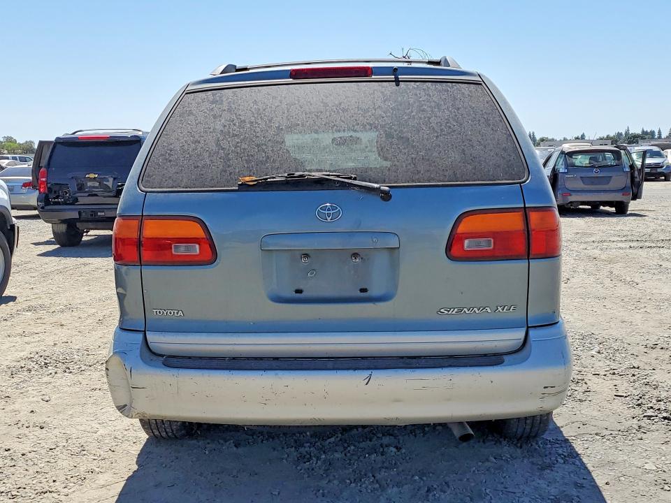 64168406 :رقم المزاد ، 4T3ZF13C0YU300677 vin ، 2000 Toyota Sienna مزاد بيع