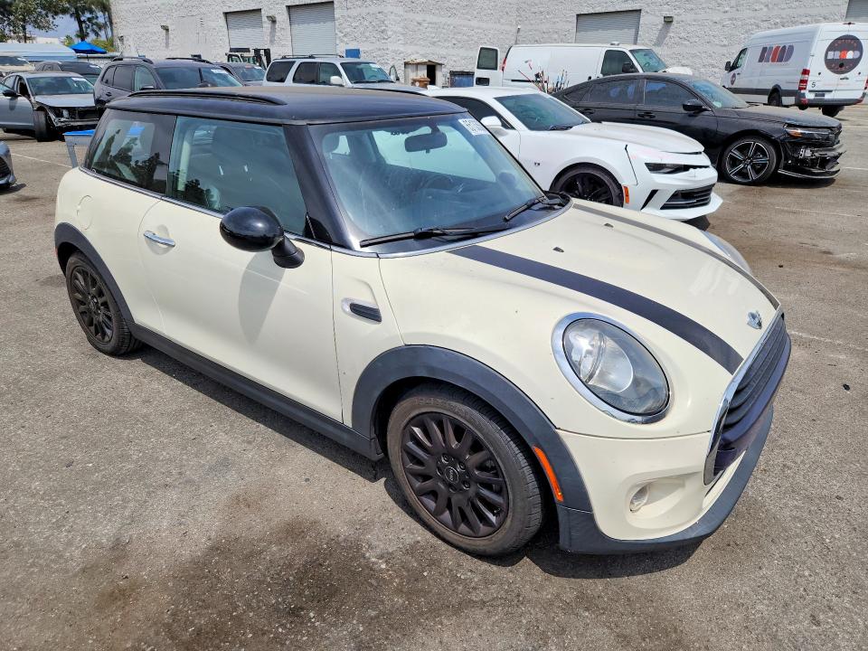 Продаж на аукціоні авто 2016 Mini Cooper, vin: WMWXP5C58G2D15707, номер лоту: 65133566
