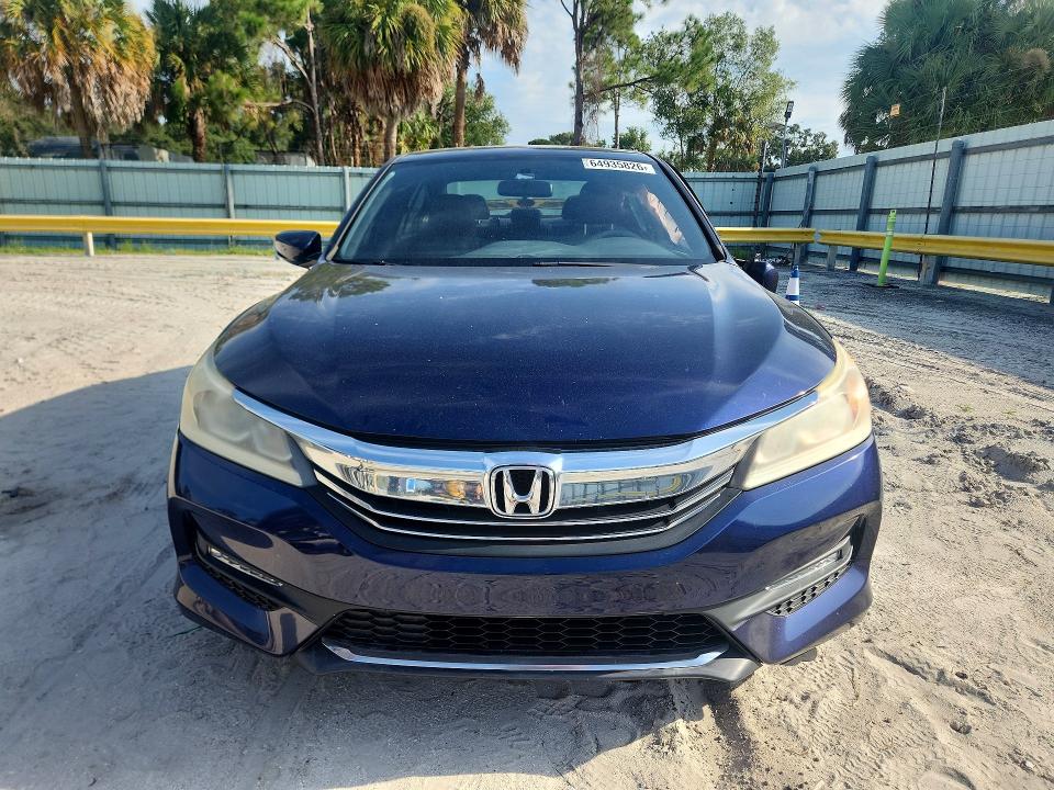 64935826 :رقم المزاد ، 1HGCR2F52HA088879 vin ، 2017 Honda Accord مزاد بيع