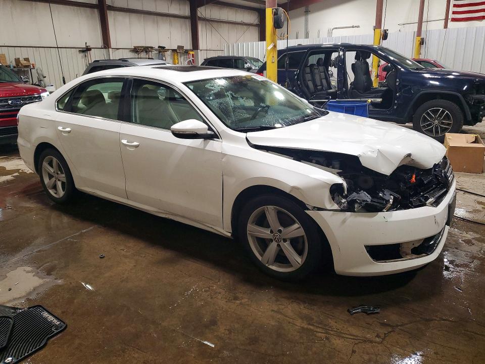 66270496 :رقم المزاد ، 1VWBP7A32CC095215 vin ، 2012 Volkswagen Passat مزاد بيع