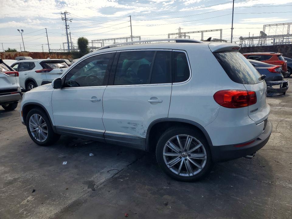 63688666 :رقم المزاد ، WVGAV3AX4EW560199 vin ، 2014 Volkswagen Tiguan مزاد بيع
