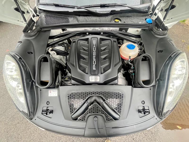 2015 Porsche Macan მანქანა იყიდება აუქციონზე, vin: WP1AB2A59FLB63160, აუქციონის ნომერი: 63898706