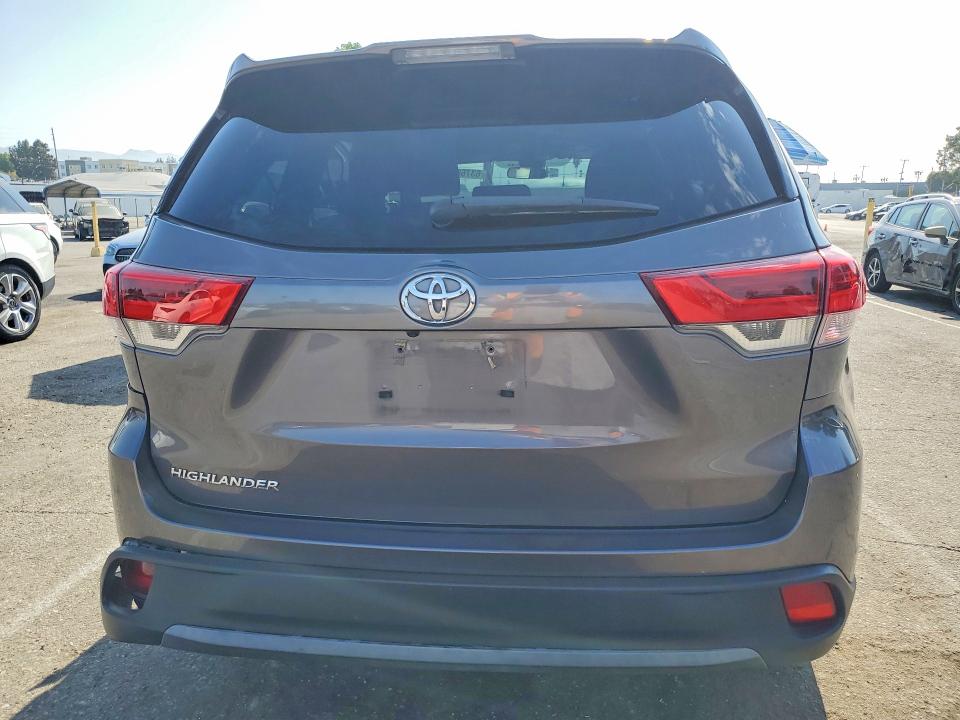 Продажа на аукционе авто 2019 Toyota Highlander, vin: 5TDZARFH0KS048040, номер лота: 63768756