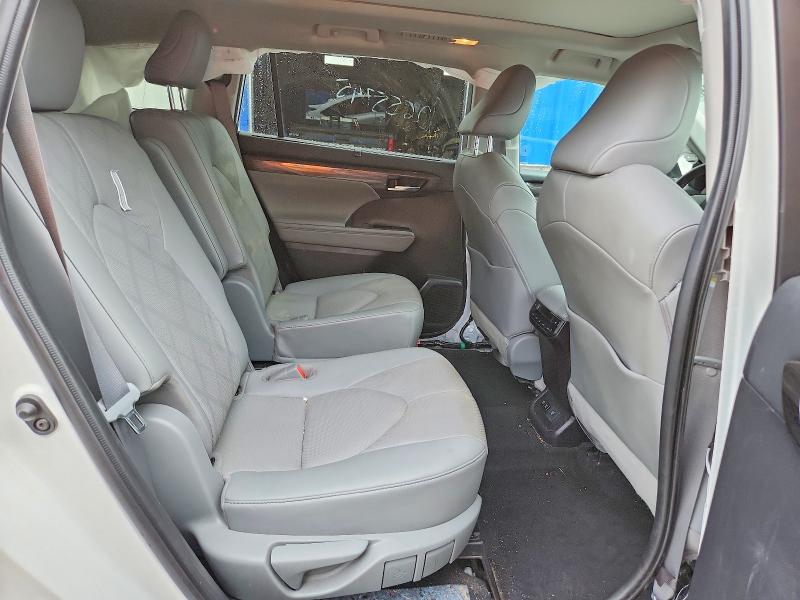 65278116 :رقم المزاد ، 5TDFZRBH2MS129156 vin ، 2021 Toyota Highlander مزاد بيع