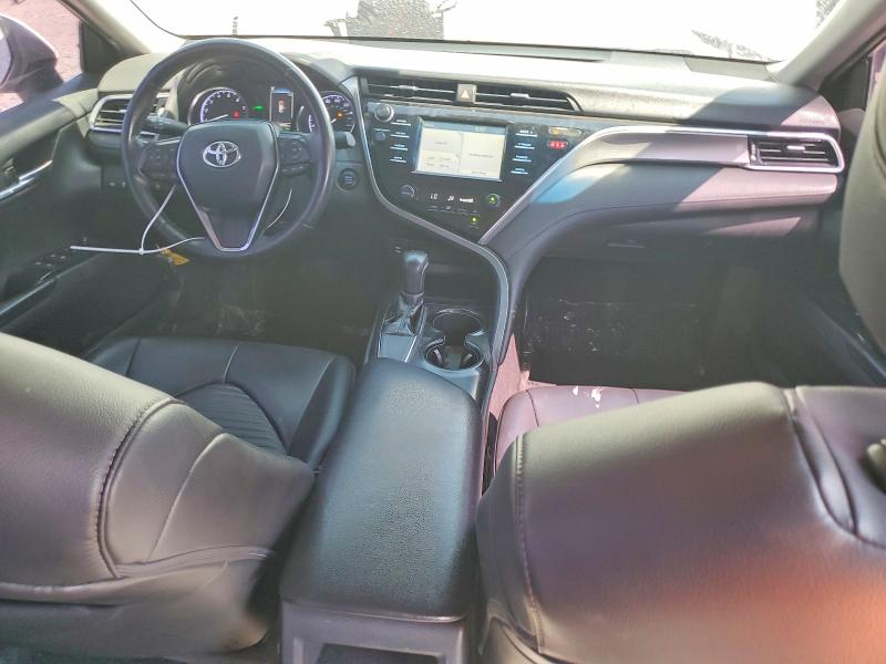 64343516 :رقم المزاد ، 4T1B11HK3JU094611 vin ، 2018 Toyota Camry مزاد بيع