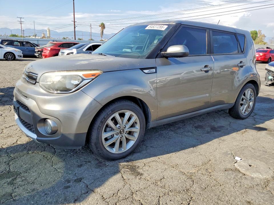 64827286 :رقم المزاد ، KNDJP3A57J7565513 vin ، 2018 Kia Soul مزاد بيع