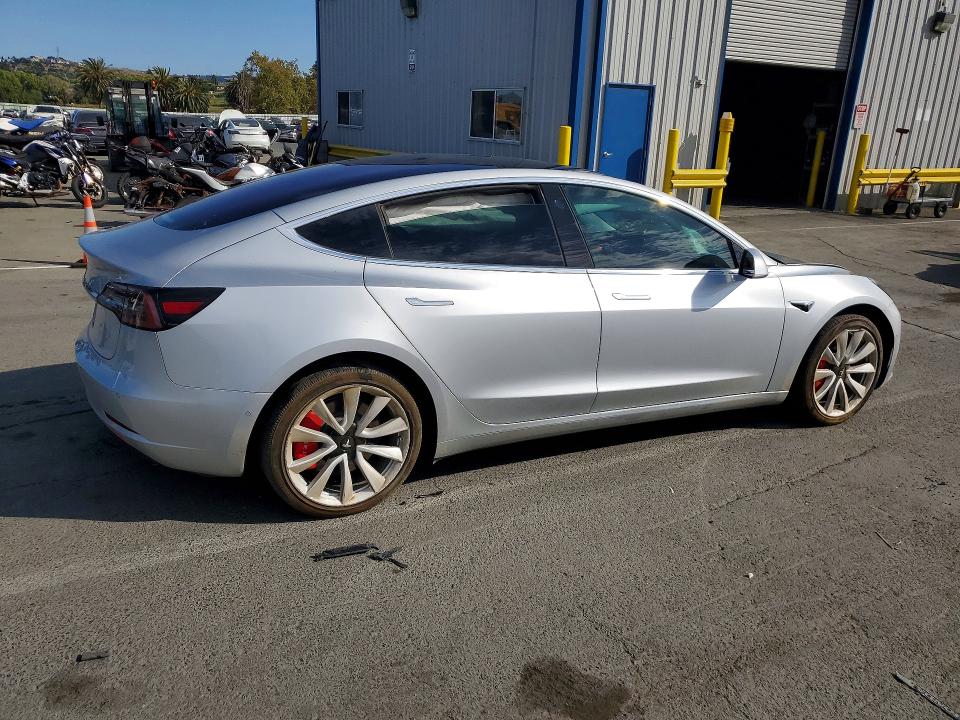 Продаж на аукціоні авто 2018 Tesla Model 3, vin: 5YJ3E1EA2JF024339, номер лоту: 64481846