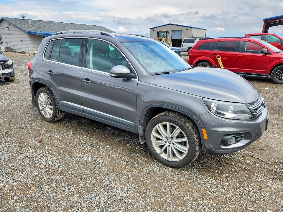 64447656 :رقم المزاد ، WVGBV3AX2DW618846 vin ، 2013 Volkswagen Tiguan مزاد بيع