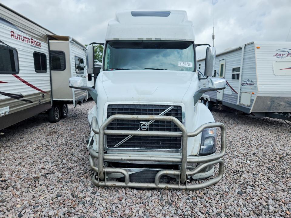61218786 :رقم المزاد ، 4V4NC9EH4JN887143 vin ، 2018 Volvo Vn مزاد بيع
