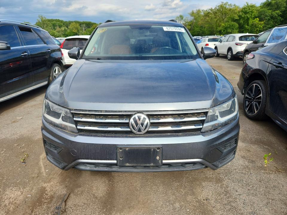 67519596 :رقم المزاد ، 3VV2B7AX2JM162266 vin ، 2018 Volkswagen Tiguan مزاد بيع