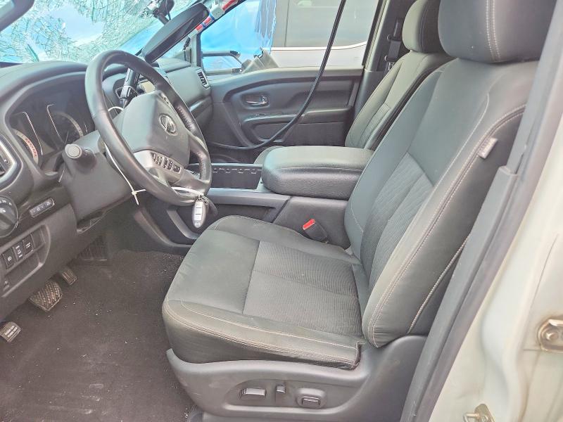 63191916 :رقم المزاد ، 1N6AA1E54JN517895 vin ، 2018 Nissan Titan مزاد بيع