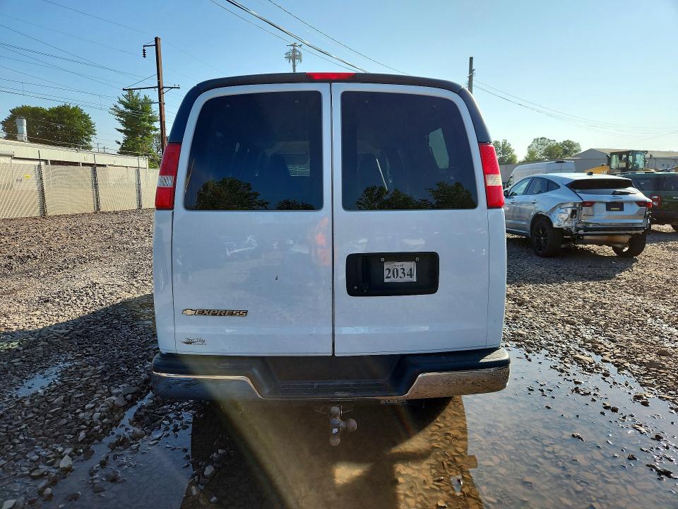 2018 Chevrolet Express G2500 მანქანა იყიდება აუქციონზე, vin: 1GAWGFFG1J1276558, აუქციონის ნომერი: 63872426